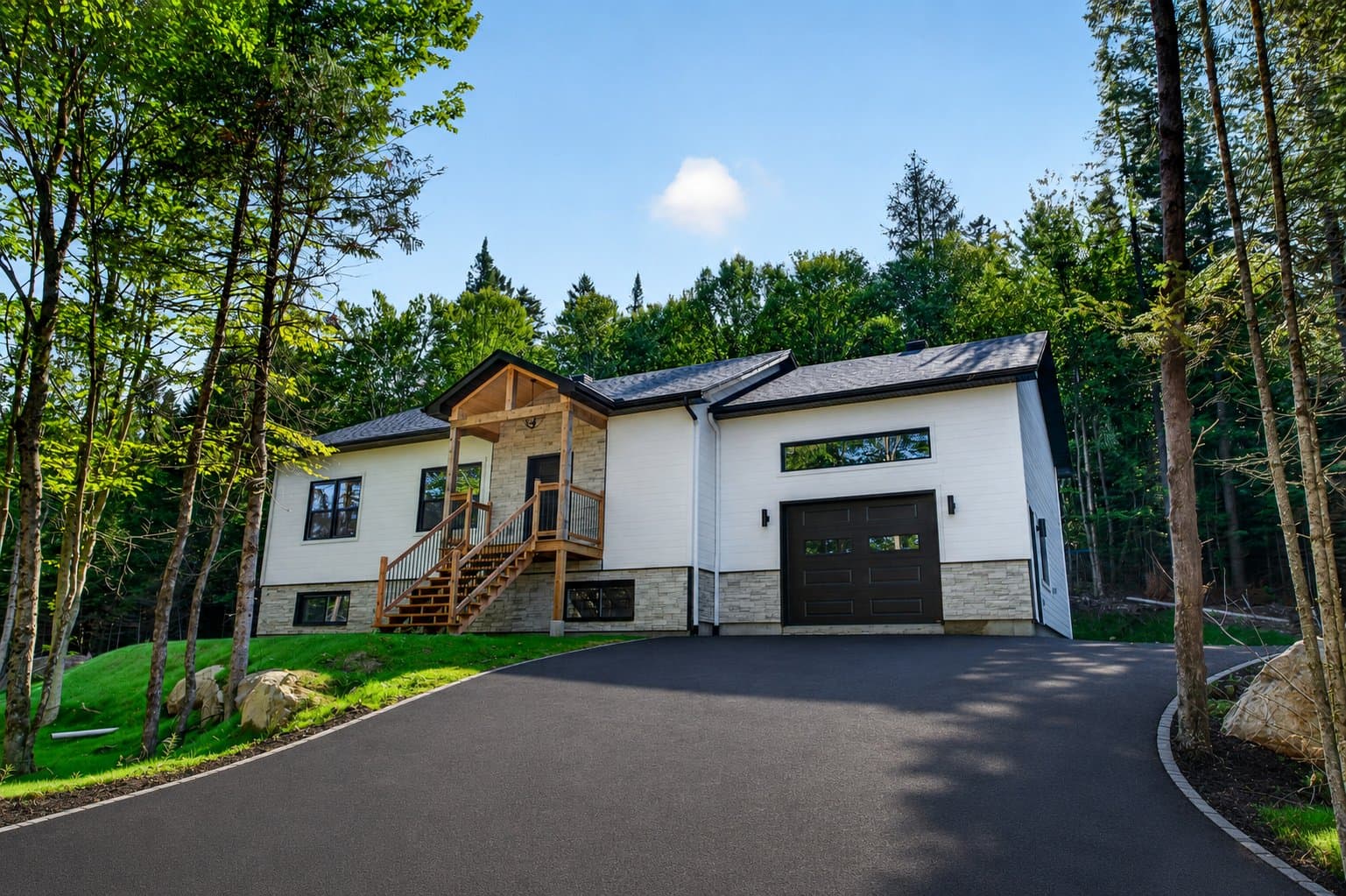 214 Rue Demontigny, Sainte-Agathe-des-Monts